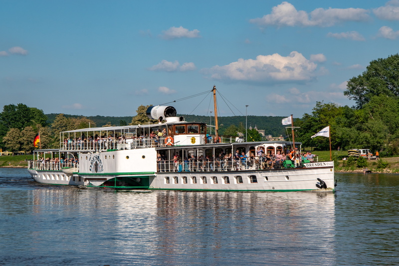 yacht, plant, green, travel, transportation, water, group of people, river, 5K, ship, flow, trees, lake, nautical vessel, luxury, architecture, elbe, passenger craft