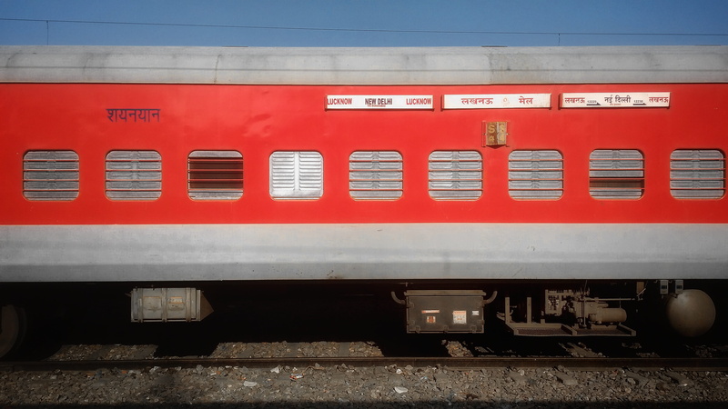 4K, train track, engine, train, day, western script, sky, rail, steam engine, mode of transportation, railroad car, azure sky, headlight, machine, light