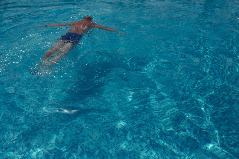 turquoise colored, lifestyles, women, swimming pool, leisure activity, sports And Fitness, blue water, ripped, 5K, full length, real people, nature, sea