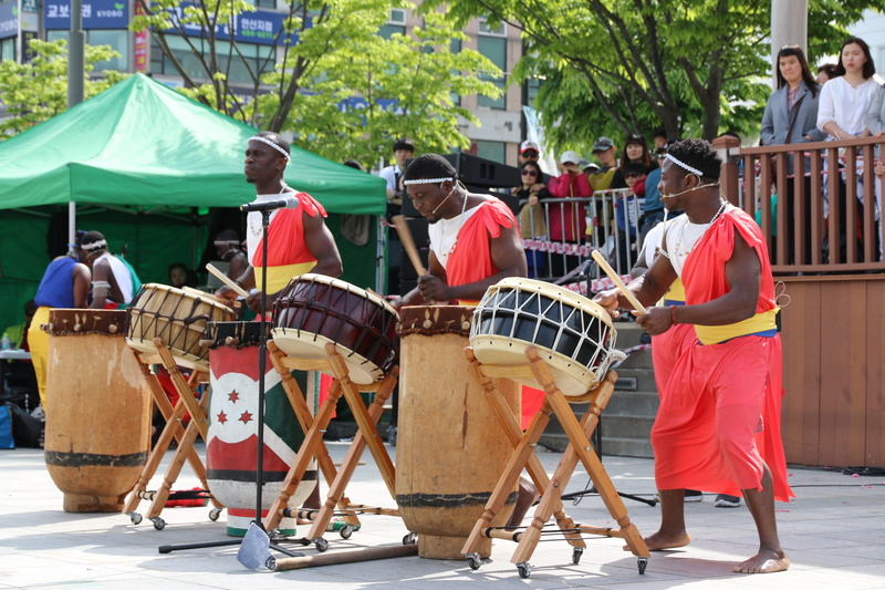 musical Instrument, music, as gwangdeok, ansan street pole, men, Pole, lifestyles, real people, marching band, Ethiopia, 2K, adults only, Ansan, city