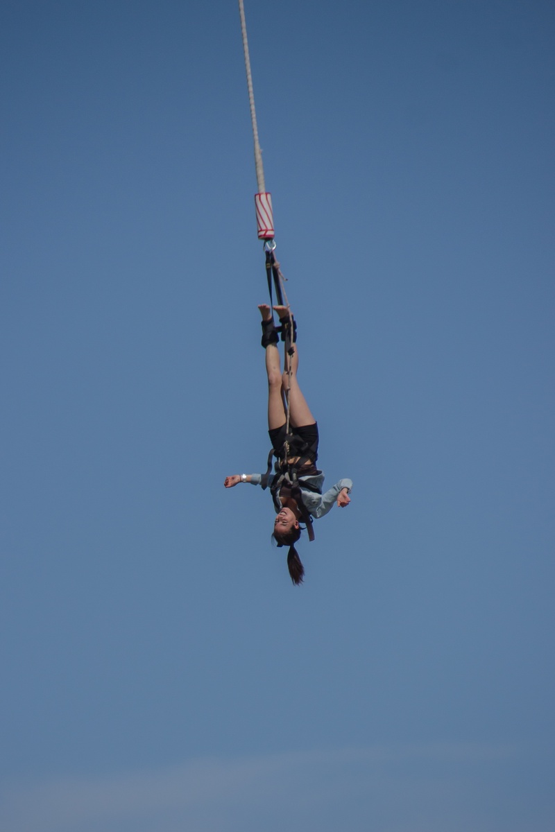 skill, lifestyles, rope, sport, risk, mid-air, woman, jump, 5K, men, vitality, bungy, bungee, outdoors, low angle view, day, leisure activity, freedom