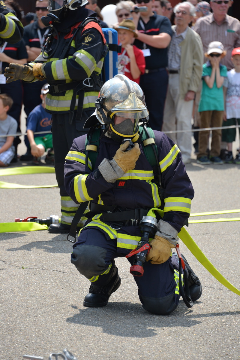 clothing, group of people, real people, security, emergency services occupation, fire, Fire Fighter, protection, fire extinguishing, use, uniform, delete exercise