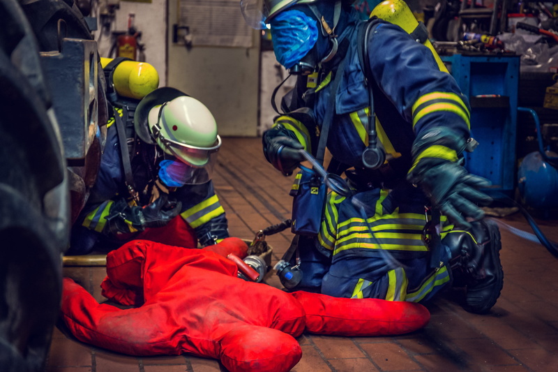 safety, equipment, cooperation, breathing apparatus, emergency services occupation, protection, fire fighting, sports equipment, occupation, healthcare and medicine