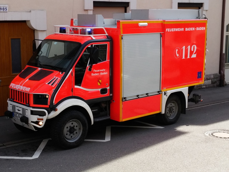 accident, save lives, helm, blue light, fire extinguishing, fire fighting, fire truck, equipment, built structure, firefighter baden-baden, use, feuerloeschuebung