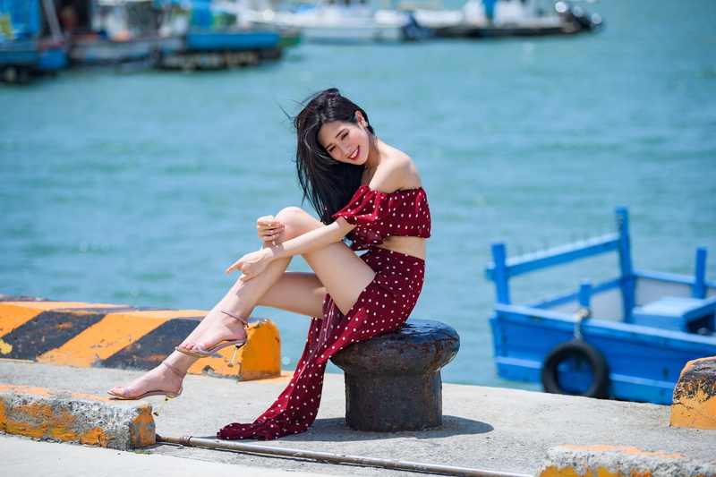 barefoot sandal, sea, long skirt, sitting, Asian, dark hair, short tops, long hair, pier, women, 1080P, model, depth of field, boat