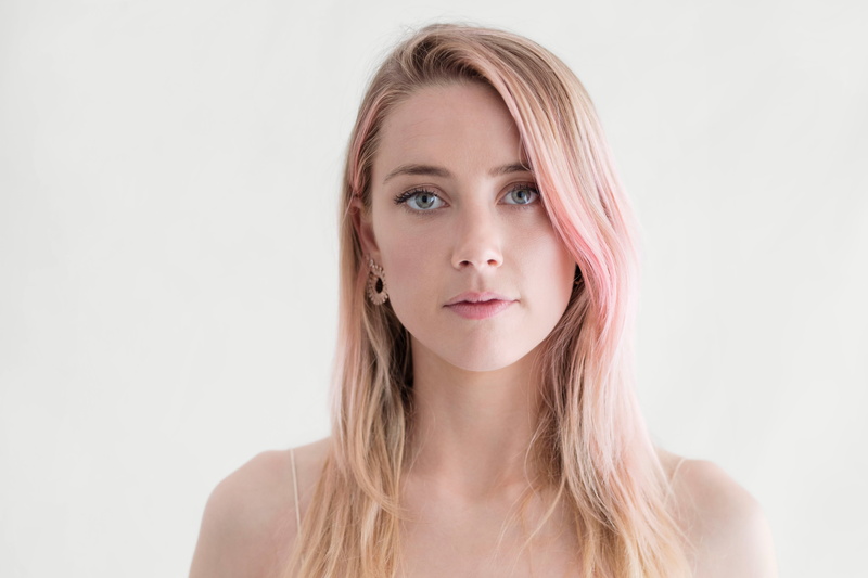 body part, amber heard, hd, young adult, girls, contemplation, studio shot, one person, teenager, celebrities, white background, 5k, adult, young women