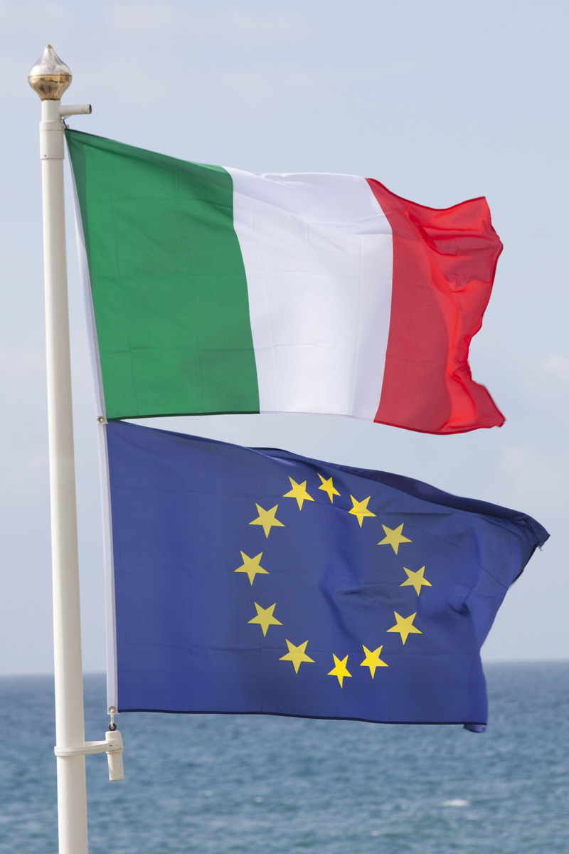 day, blue, focus on foreground, flag, identity, europe, water, freedom, waving, no people, nature, 4K, emotion, star shape, environment, patriotism, national icon