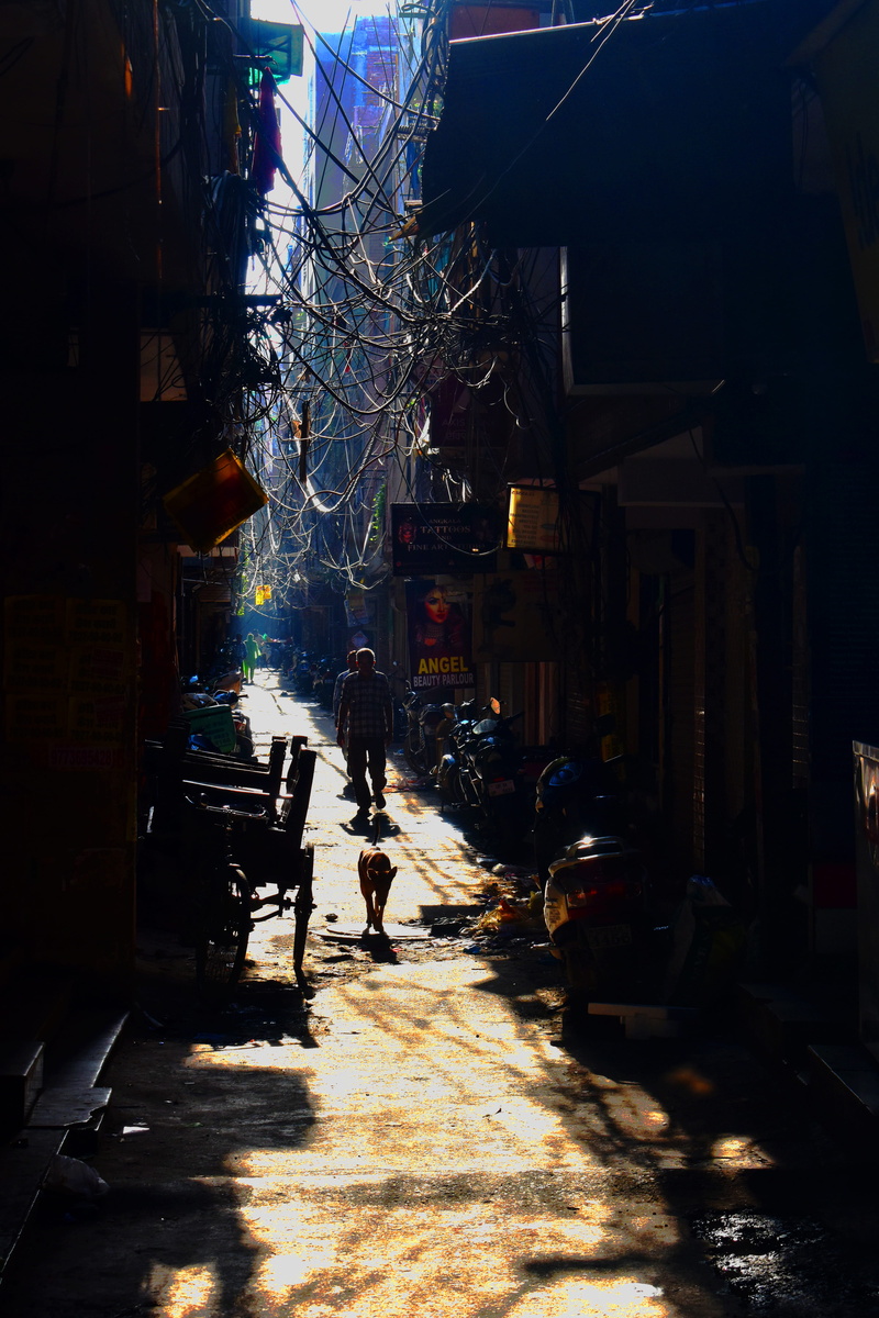 night, no people, shadow, street, architecture, building exterior, morning street, new delhi, place, car, built structure, land vehicle, building, delhi