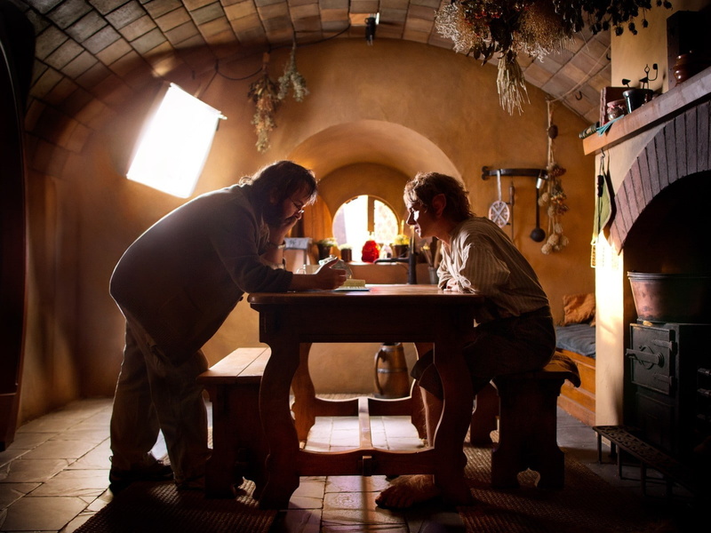 table, full length, adult, 720P, The Hobbit, romance, Martin man, couple - relationship, women, business, bonding, sitting, togetherness, two people, Peter Jackson