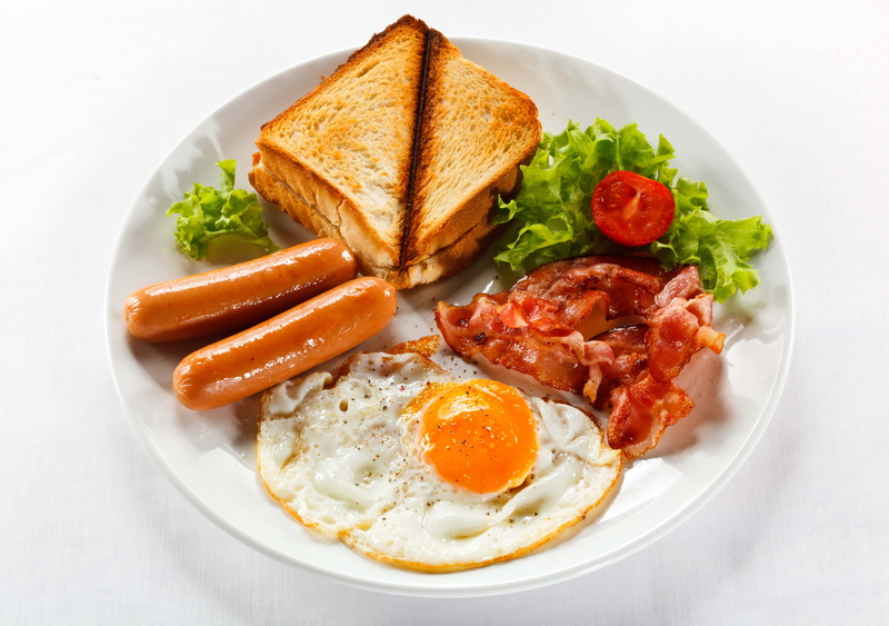 fried Egg, table, sunny side up, lunch, sausage, spice, tomato, chicken Meat, white Meat, food And Drink, refreshment, healthy Eating, grilled, breakfast