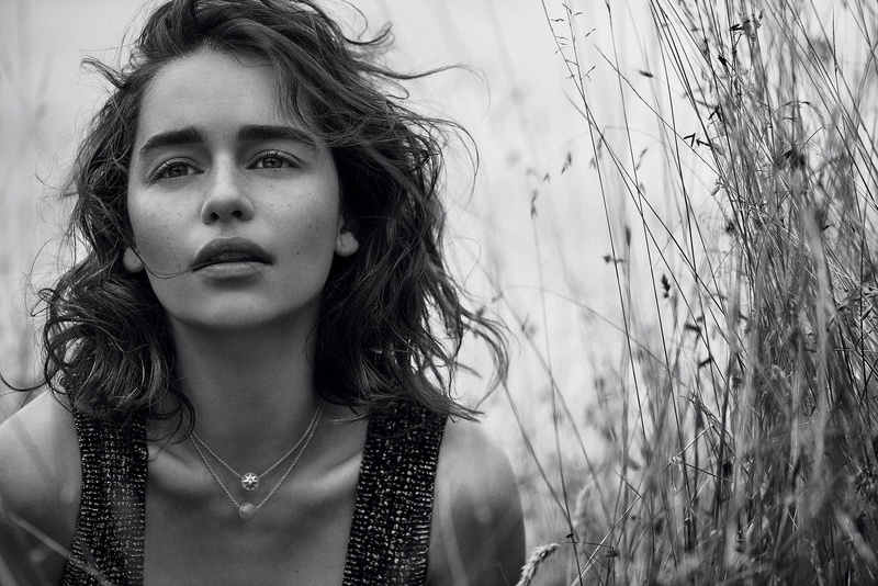 contemplation, beautiful people, casual clothing, front view, looking, 1080P, portrait, wind, actress, beauty, celebrity, long hair, one person, beautiful woman