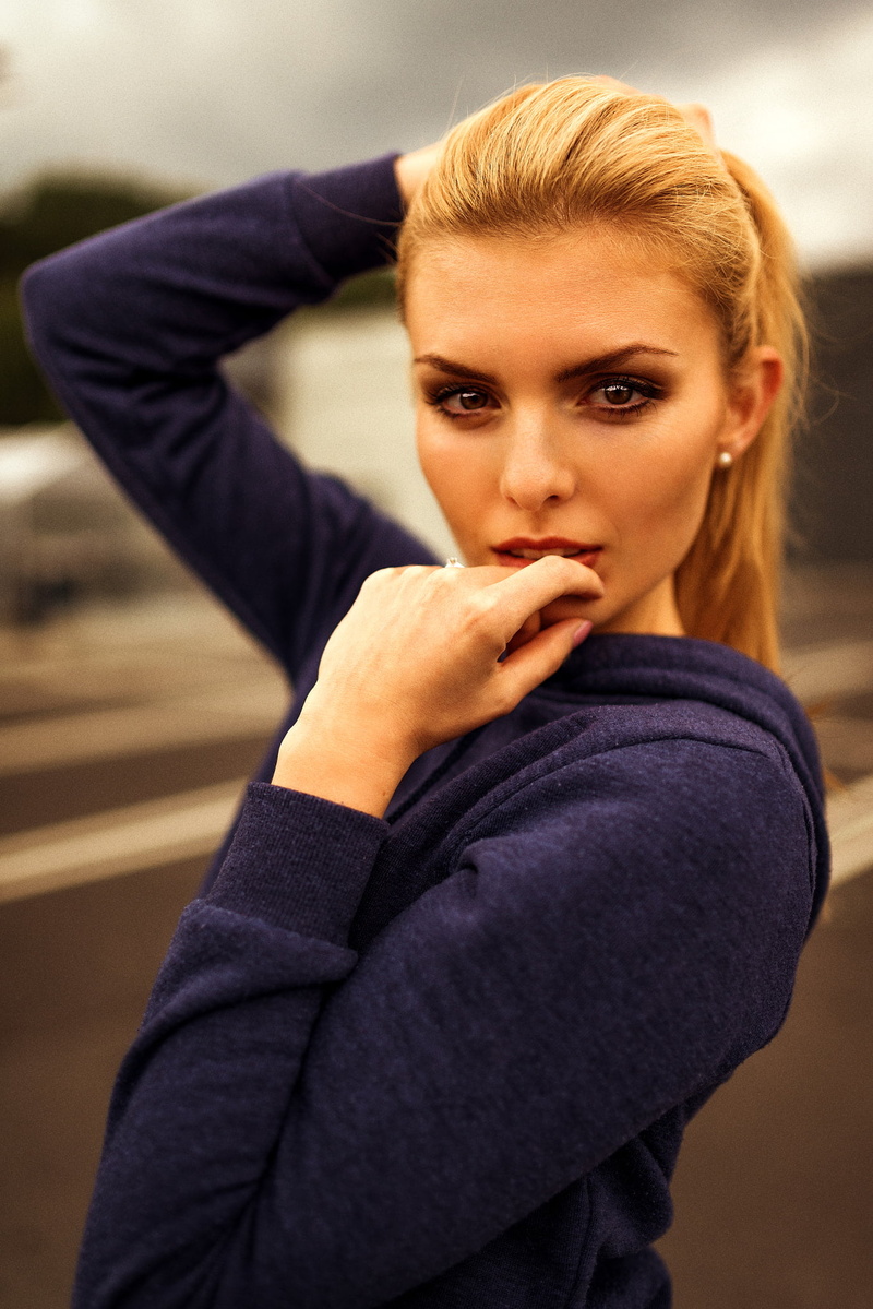young adult, 1080P, human body part, one person, blonde, females, teenager, Miro Hofmann, human face, model, emotion, sadness, hair, adolescence, young women