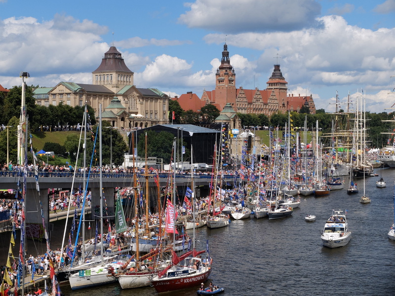 city, nature, 4K, sailboat, built structure, szczecin, the tall ships races, the old town, day, spirituality, water, place of worship, river, passenger craft