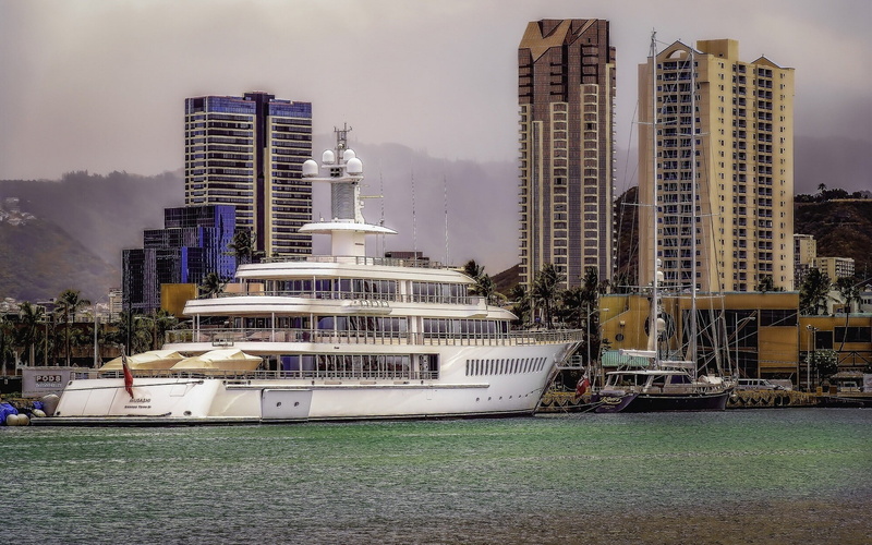 luxury, sailboat, moored, building, city, sky, mode of transportation, architecture, 1080P, cruise ship, water, built structure, office building exterior