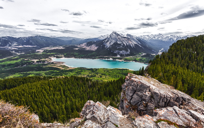 lake, highdynamicrange, green, trees, albertacanada, photography, barrierlake, sky, lakes, canoneos5dmarkii, barrier, mountains, canon, 2K, rocks, kananaskis
