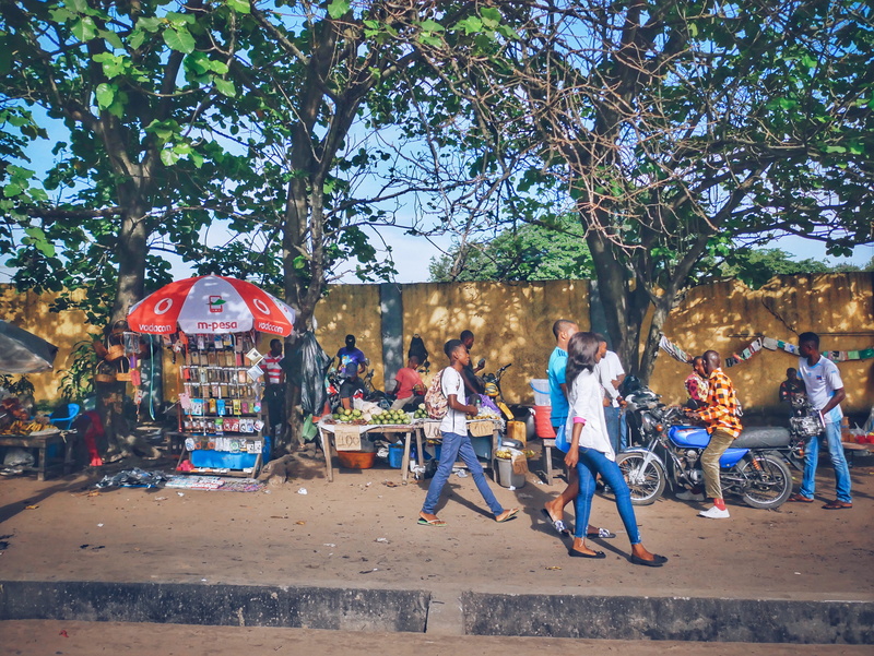 outdoors, congo, leisure activity, 4K, ngaliema, nature, rdcongo, drc, kinshasa, full length, enjoyment, adult, built structure, building exterior, delvaux