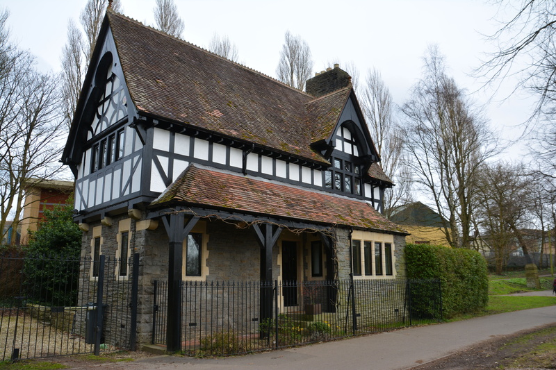 road, traditional, tudor, no people, cottage, home, roof, uk, building exterior, wooden, clear sky, built structure, sky, nature, british, wood, brown