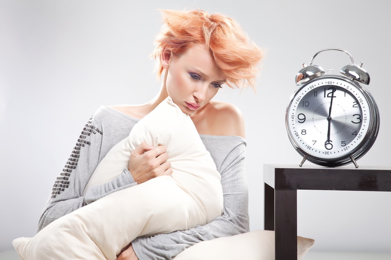 5K, pillow, girl, shredded, red, alarm clock, six in the morning, sleepy