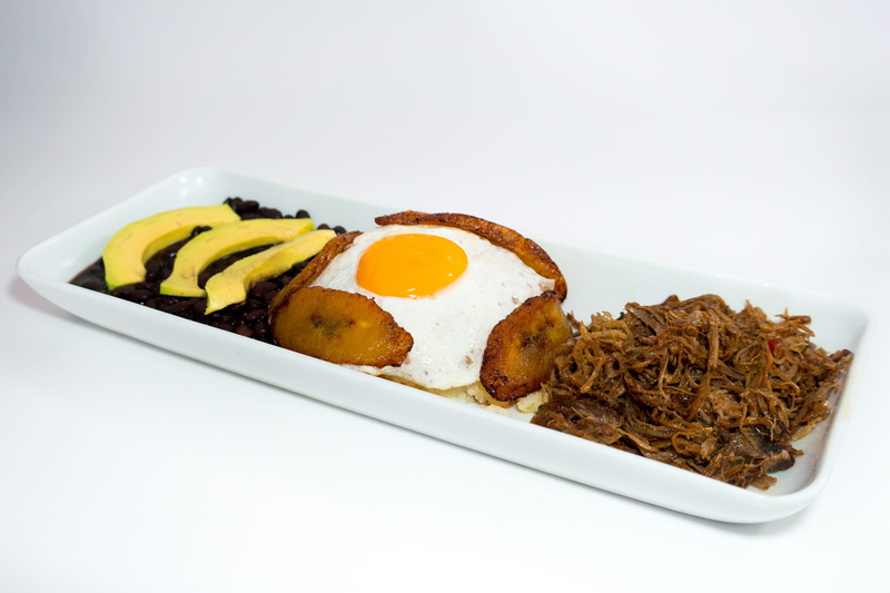 snack, beans, food styling, sweet food, dish venezuelan, creole food, rico, tray, dish, copy space, no people, studio shot, white background, food and drink