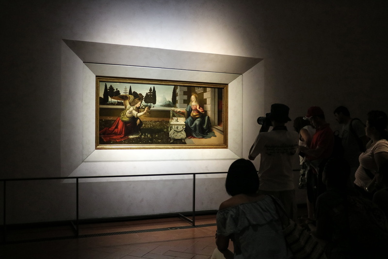 5K, adult, nightlife, indoors, museum, italy, group of people, real people, painting, uffizi gallery, architecture, florença, art, men, travel, renascence