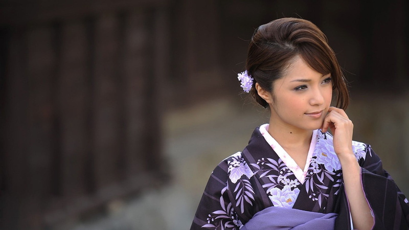 lifestyles, contemplation, casual clothing, headshot, Japanese clothes, Mihiro Taniguchi, women, young women, one person, hairstyle, adult, kimono, young adult