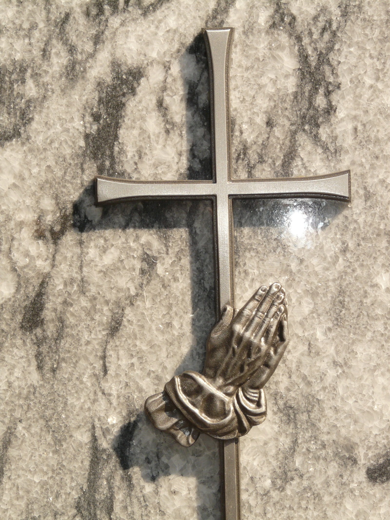 metal, protection, hope, silver colored, built structure, close-up, design, Hand, antique, old, Resurrection, cemetery, 2K, wood - material, Prayer, old-fashioned