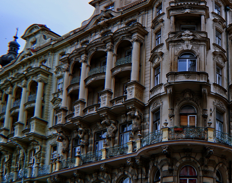 balcony, low angle view, 6300, beautiful, outdoors, architectural feature, classissism, arch, architecture, residential district, building exterior, day