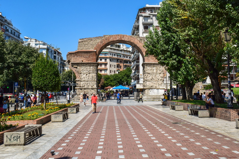 arch of galerius, salonica, nature, crowd, the way forward, macedonia, historic, outdoors, thessaloniki, women, real people, greece, men, sightseeing, group of people