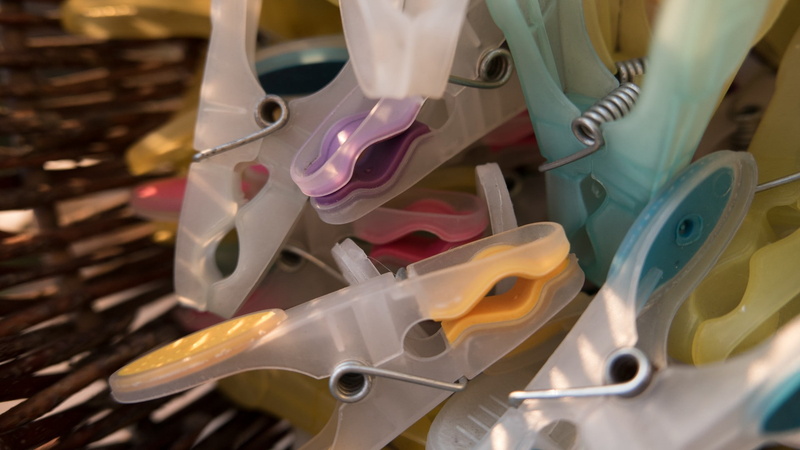 clothespin, day, nature, equipment, multi colored, 1080P, clean, large group of objects, art and craft, abundance, healthy lifestyle, baskets, close-up