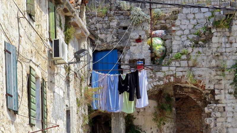 Lake Dusia, near, clothing, laundry, outdoors, building, textile, residential district, 4K, clothesline, the background, house, building exterior, day