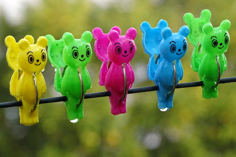 blue, green color, pins, day, in a row, colorful, toy, animal, multi Colored, teamwork, animal themes, animal representation, no People, side by side, 4K