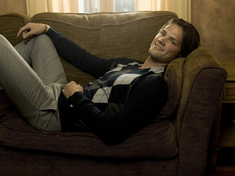 positive Emotion, actor, house, armchair, comfortable, copy Space, sweatshirt, one Person, relaxation, domestic Life, home Interior, resting, looking, coffee table