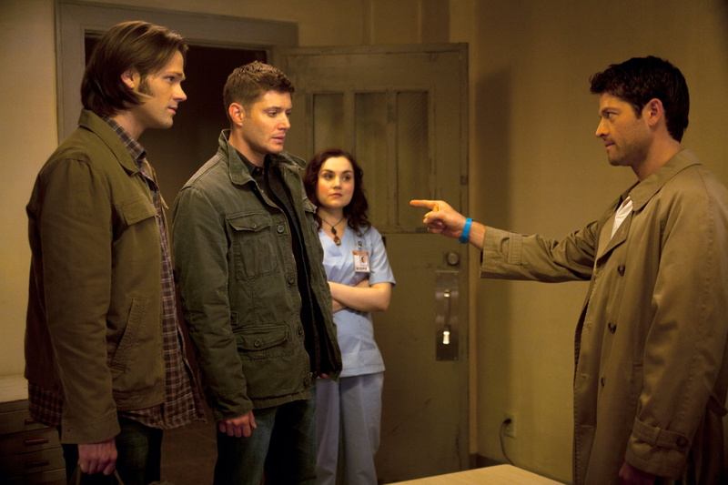 young women, TV Show, Supernatural, side view, waiting, indoors, communication, young men, three quarter length, young adult, group of people, males, hairstyle