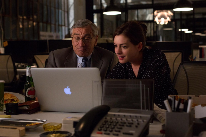 expertise, indoors, laptop, 1080P, cooperation, technology, businessman, table, discussion, females, the intern, occupation, sitting, robert de niro, silver