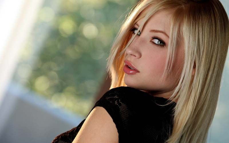 blond hair, blonde, beautiful people, looking at camera, hairstyle, young adult, long hair, hair, focus on foreground, 2K, young women, adult, looking back