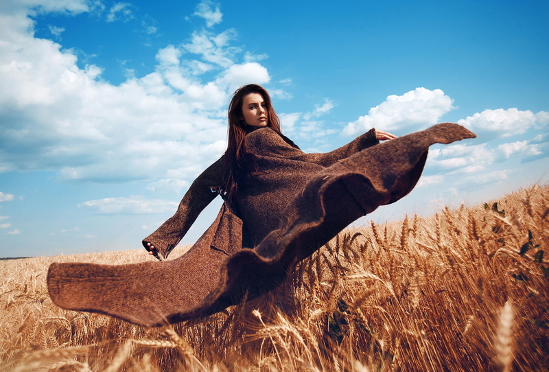 nature, 1080P, young women, cloud - sky, one animal, real people, model, outdoors, sky, day, young adult, beauty in nature, land, corn, field, leisure activity
