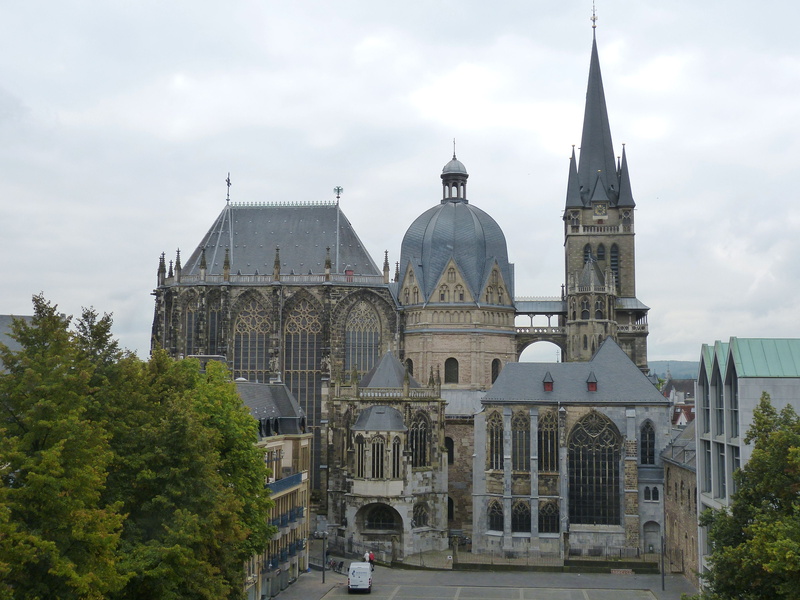 tourism, beige, tree, spirituality, cloud - sky, city, angle, sky, dom, aachen, outdoors, facade, church, built structure, gray, no people, place of worship
