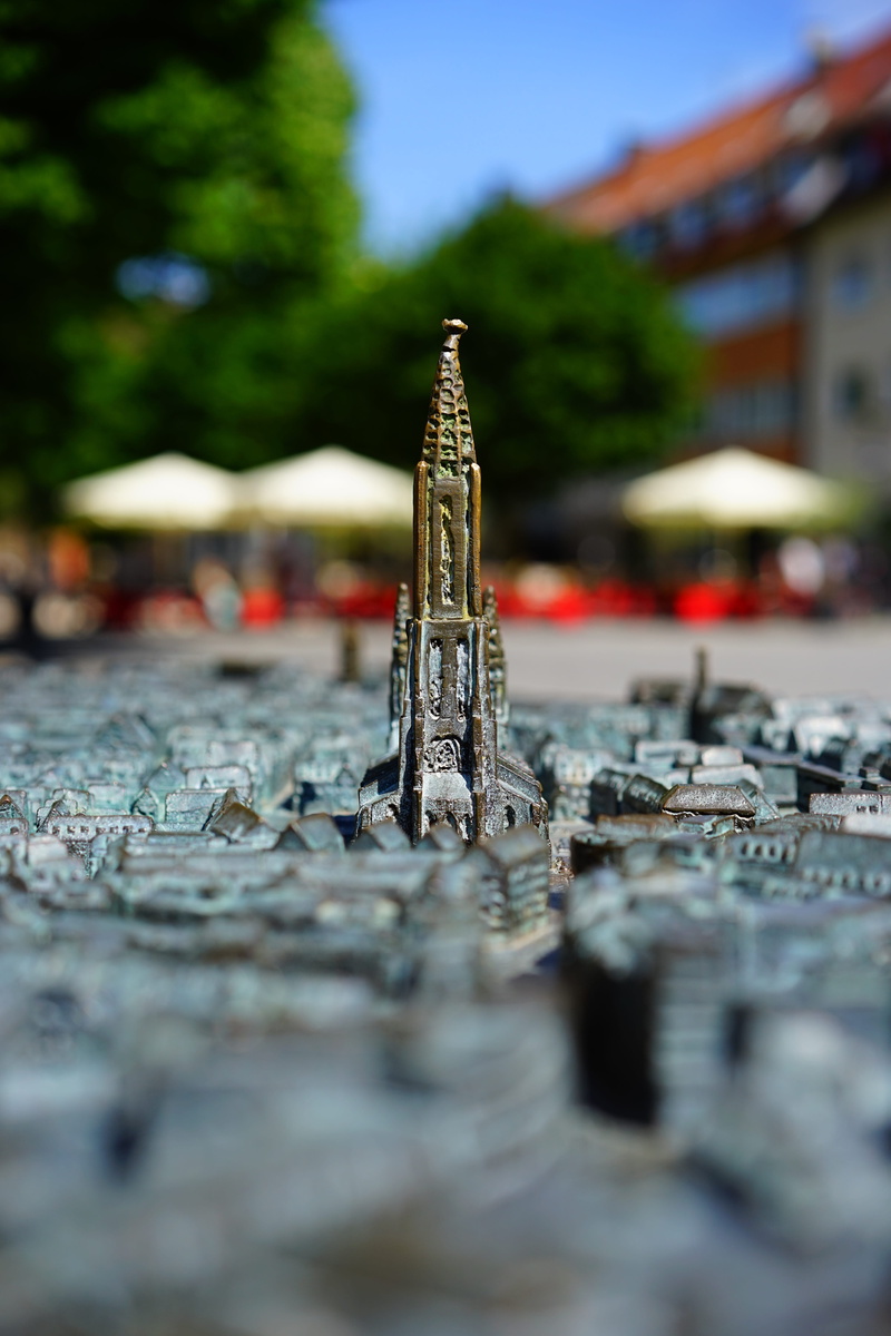 place of worship, pedestrian zone, belief, cathedral square, church, depth of field, old town, sculpture, streets, green, tilt-shift, building exterior
