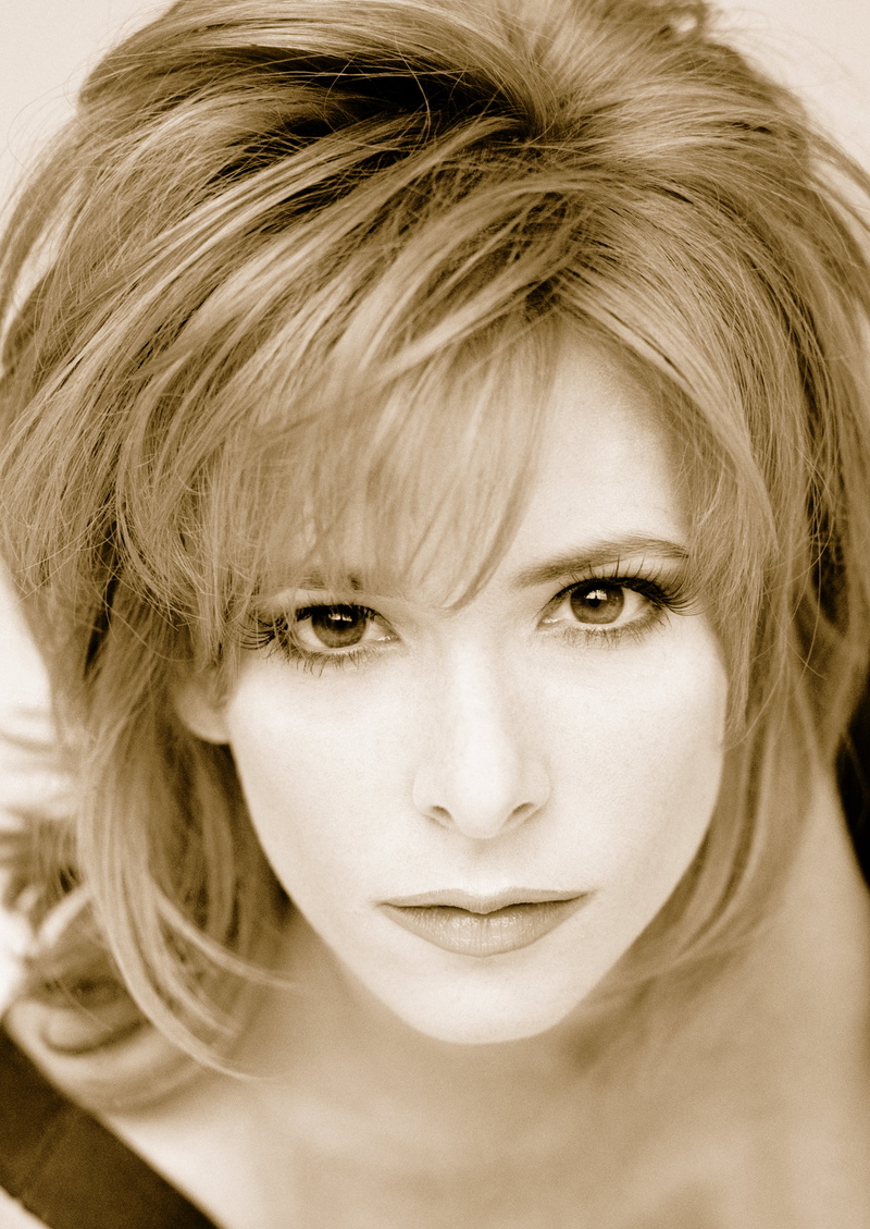 4K, portrait, large eyes, monochrome, singer, French, Mylène Farmer, redhead