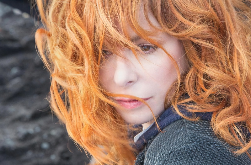 5K, Mylène Farmer, redhead, hair in face, French, singer