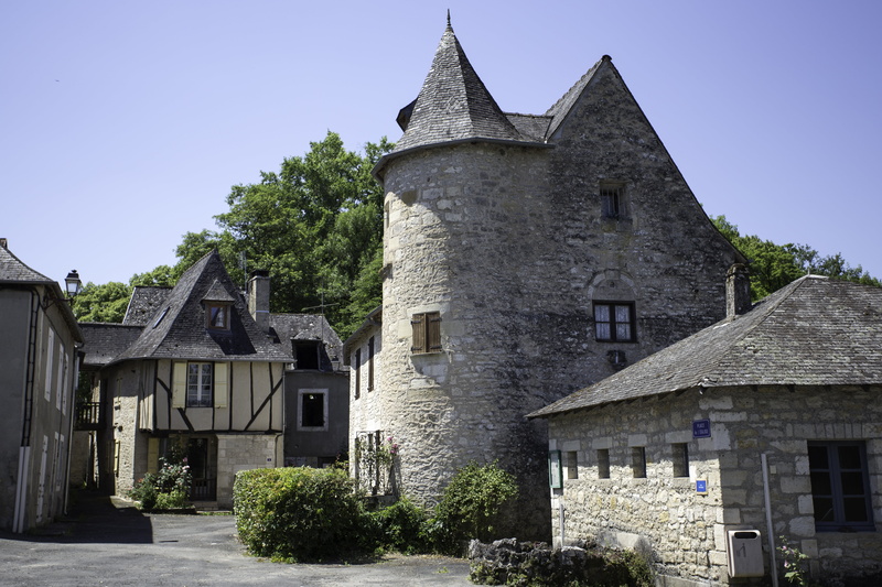 chateau, residential district, surrounded, outdoors, périgord, dordogne, building, spire, built structure, 5K, sky, day, travel destinations, architecture