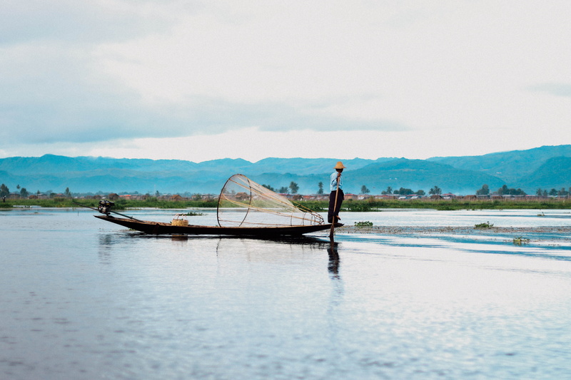 land, fisher man, water, cloud - sky, inle lake, outdoors, nature, inle, sky, day, scenics - nature, mountain, fishing industry, myanmar, 4K, sinking
