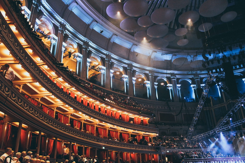 lighting equipment, 2K, city, architecture, show, arquitecture, group of people, lights, arts culture and entertainment, illuminated, crowd, uk, real people