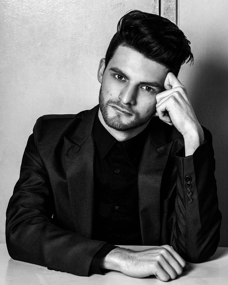 pensive, fashionable, adult, man, monochrome, males, cute, style, good-looking, fashion, wear, trendy, looking at camera, eyes, real people, portrait, classy