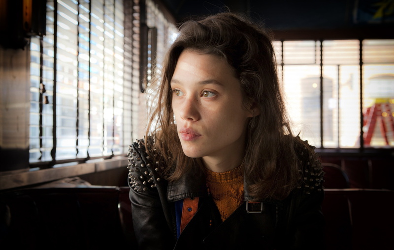 headshot, loneliness, urban Scene, hair, waiting, young Adult, solitude, fashion, contemplation, only Women, beautiful, casual Clothing, young Women, window