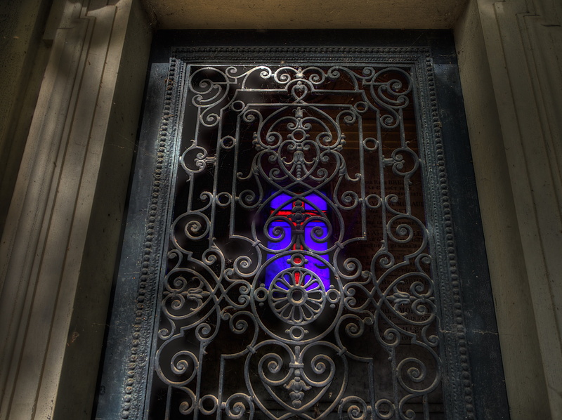 stone, last calm, shape, rock carving, architecture, close-up, montmartre, funeral, closed, day, peaceful, window, 4K, metal, resting place, tomb, ornate