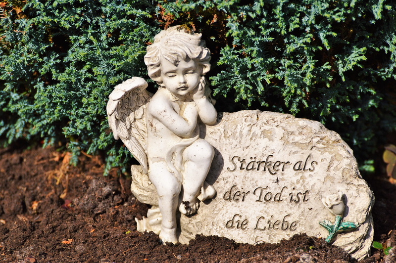 non-western script, grave, craft, nature, outdoors, mourning, sleeping, stone, dead, resting place, communication, angel, 5K, art and craft, plant, sign