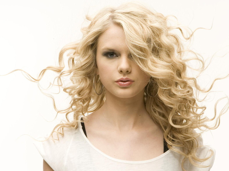 swift, beauty, face, long hair, earrings, goledn, long, goledn hair, taylor, eyes, hair, celebrities, blue eyes, blue, 720P, taylor swift, girl, blonde