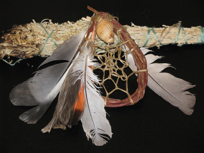 feathers, dreamcatcher, food and drink, american, animal, vertebrate, studio shot, no people, native american, animal themes, black background, adult, hanging