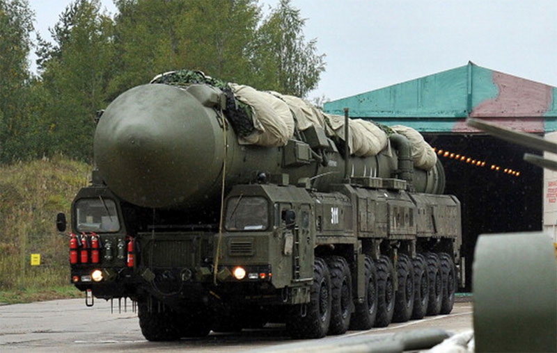 star, 4000x2540, military, nuclear, missile, 4K, russian, icbm, topol m, truck, army, vehicle, red, russia